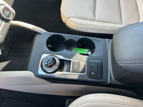 Used 2020 Ford Escape SEL image 31