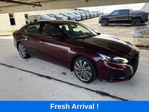 Used 2023 Nissan Altima 2.5 SL FWD image 16