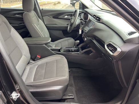 Used 2021 Chevrolet TrailBlazer LS w/ LPO, Blackout Package image 12