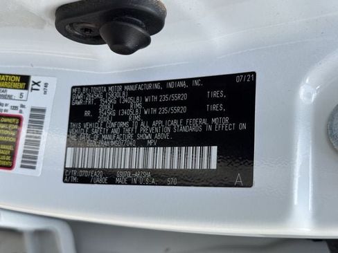 Used 2021 Toyota Highlander XSE FWD image 37