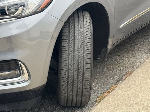 Used 2019 Buick Enclave Premium image 10