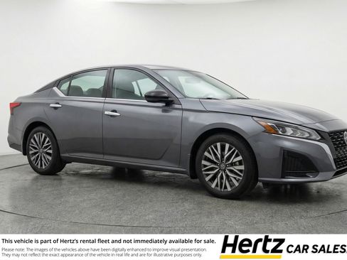 Used 2025 Nissan Altima 2.5 SV FWD image 1
