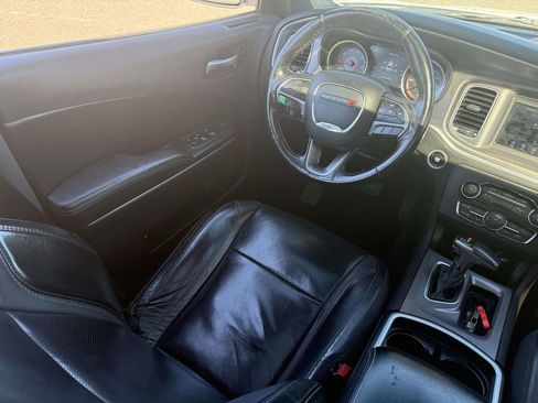 Used 2019 Dodge Charger SXT w/ Leather Interior Group image 28