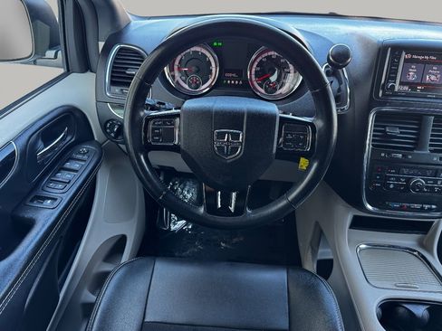 Used 2020 Dodge Grand Caravan SXT w/ Driver Convenience Group FWD image 22