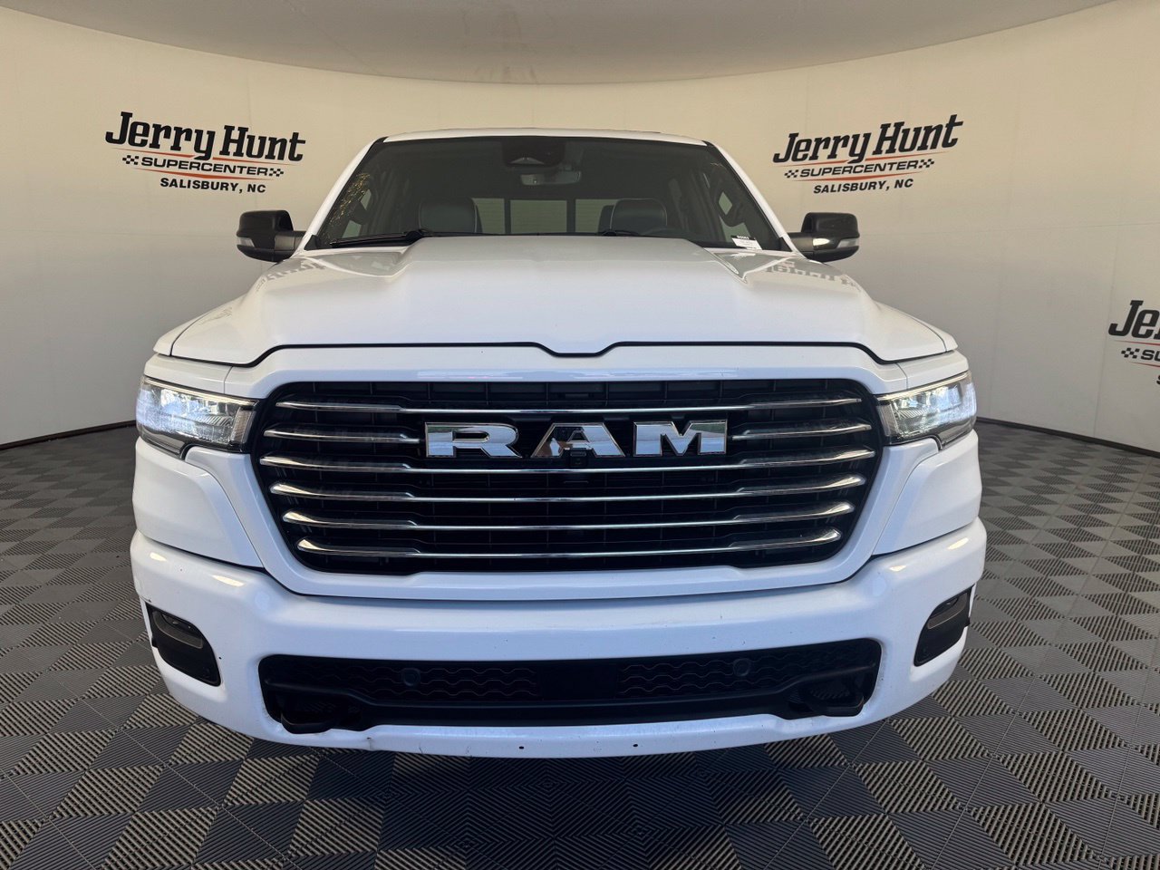 Used 2026 RAM 1500 Laramie AWD/4WD image 5