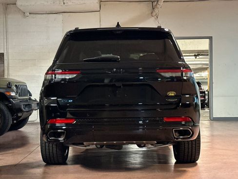 New 2025 Jeep Grand Cherokee Summit image 4