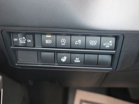 Used 2024 Toyota Tundra Limited AWD/4WD image 22