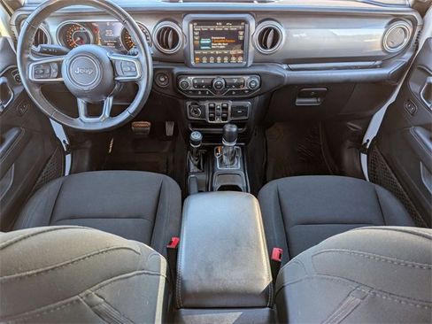 Certified 2018 Jeep Wrangler Unlimited Sahara image 25