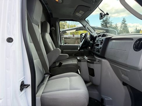 Used 2022 Ford E-450 and Econoline 450 Super Duty w/ Power Windows & Locks Group RWD image 19