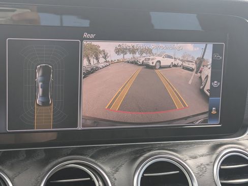 Used 2018 Mercedes-Benz E 300 image 9