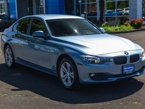 Used 2014 BMW 320i xDrive Sedan AWD/4WD image 7