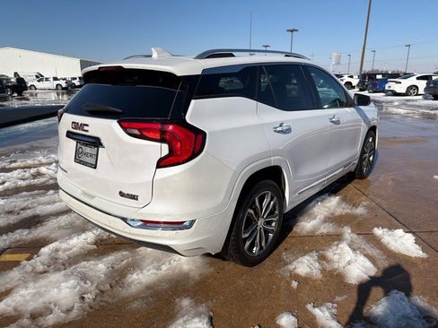 Used 2021 GMC Terrain Denali w/ Denali Premium Package image 16