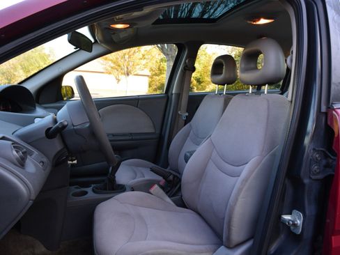 Used 2004 Saturn ION Level 2 image 10