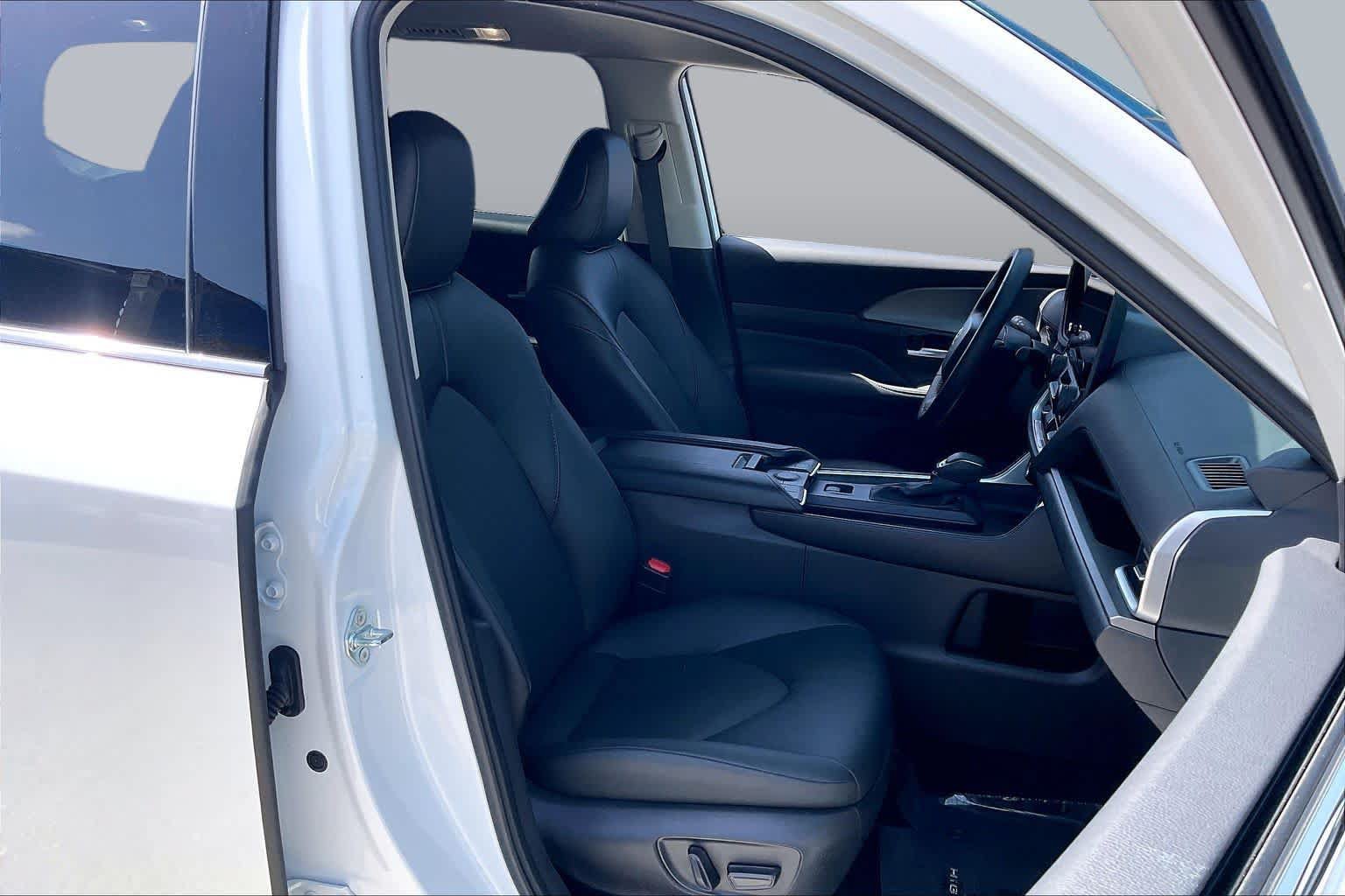 Used 2026 Toyota Grand Highlander AWD image 9