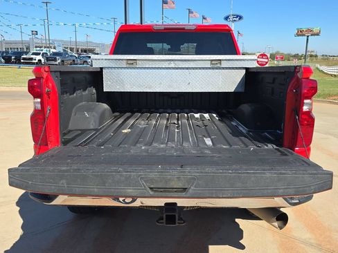 Used 2024 Chevrolet Silverado 2500 LT AWD/4WD image 12