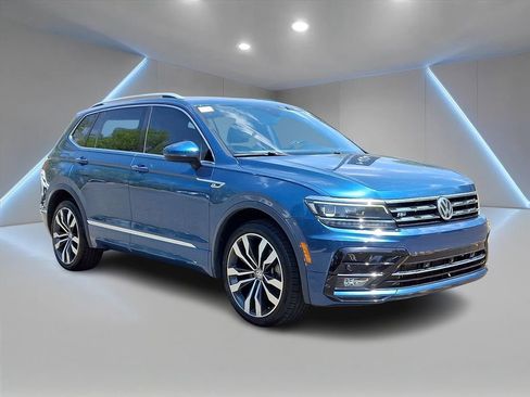 Used 2020 Volkswagen Tiguan SEL Premium R-Line w/ 3rd Row Seat Package AWD/4WD image 3