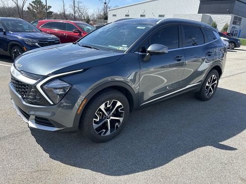 Certified 2023 Kia Sportage EX image 3