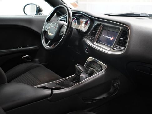 Used 2019 Dodge Challenger SXT RWD image 17