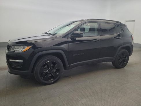 Used 2018 Jeep Compass Latitude w/ Popular Equipment Group AWD/4WD image 2