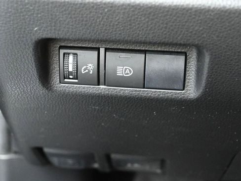 Used 2020 Toyota RAV4 XLE w/ All Weather Liner Package AWD/4WD image 17