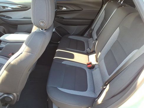 Used 2025 Chevrolet TrailBlazer LT AWD/4WD image 13