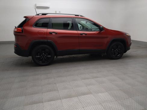 Used 2016 Jeep Cherokee Sport FWD image 10