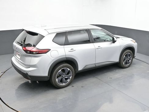 Used 2025 Nissan Rogue SV FWD image 27