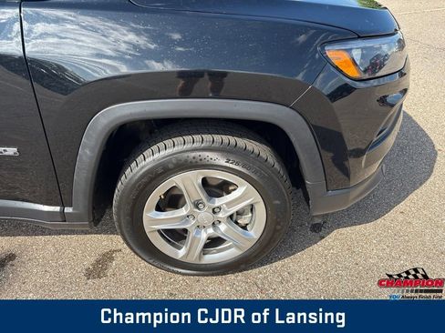 Used 2024 Jeep Compass Latitude AWD/4WD image 37