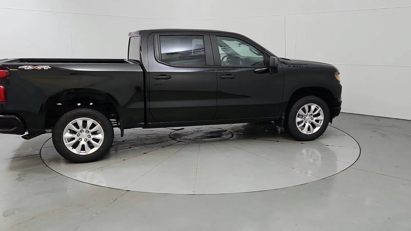 Used 2023 Chevrolet Silverado 1500 Custom w/ LPO, Dark Essentials Package AWD/4WD image 7