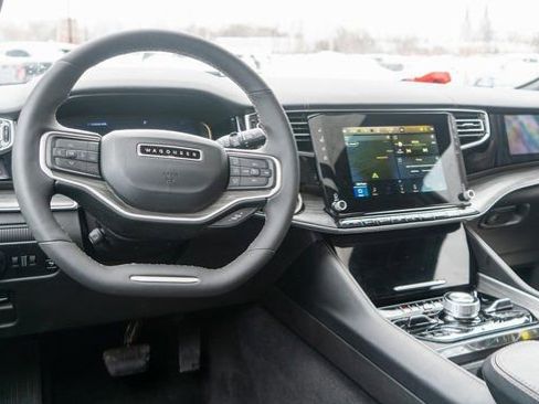 Used 2023 Jeep Wagoneer Series III w/ Premium Group I AWD/4WD image 19