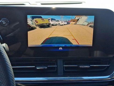 Used 2024 Chevrolet Trax RS w/ Sunroof Package image 19