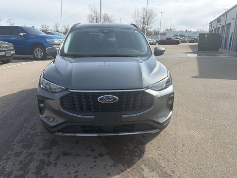 Used 2025 Ford Escape Platinum image 8