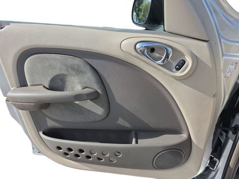 Used 2002 Chrysler PT Cruiser Limited image 17