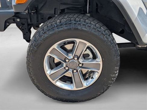 Used 2020 Jeep Wrangler Unlimited Sahara AWD/4WD image 22