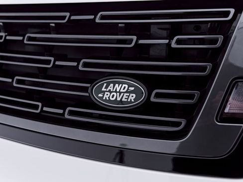 Used 2025 Land Rover Range Rover SE AWD/4WD image 20