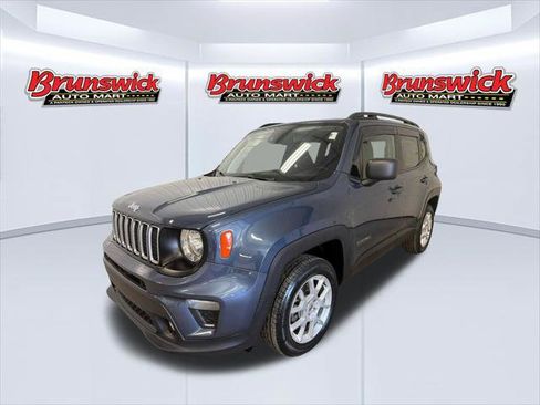 Certified 2022 Jeep Renegade Latitude w/ Convenience Group AWD/4WD image 6