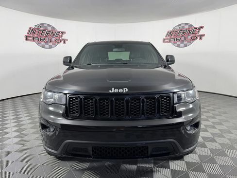 Used 2021 Jeep Grand Cherokee Laredo X AWD/4WD image 2
