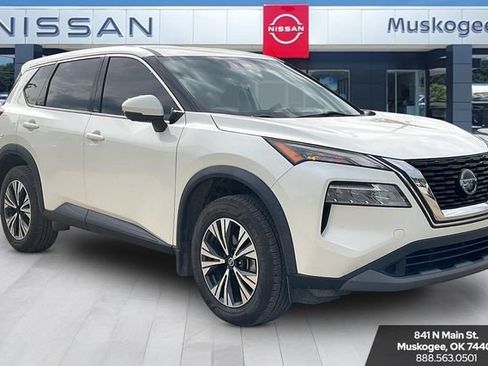 Used 2021 Nissan Rogue SV FWD image 1
