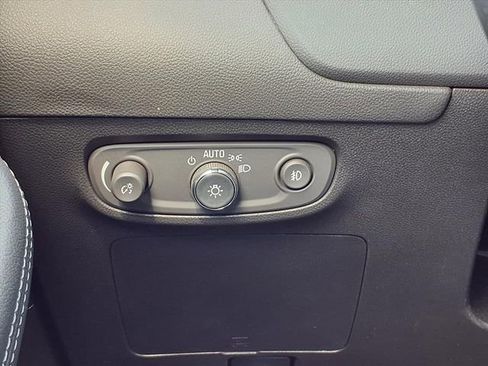 Used 2022 Buick Encore GX Select image 18