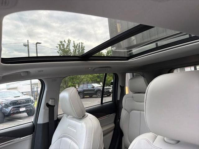 Certified 2023 Jeep Grand Cherokee Overland AWD/4WD image 33