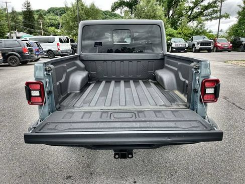 Used 2024 Jeep Gladiator Sport AWD/4WD image 20