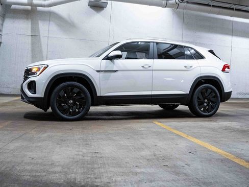 New 2026 Volkswagen Atlas Cross Sport SE image 3