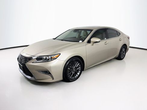 Used 2018 Lexus ES 350 w/ Navigation System Package FWD image 3
