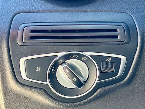 Certified 2022 Mercedes-Benz GLC 300 4MATIC image 37