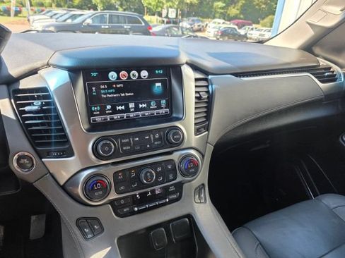 Used 2019 Chevrolet Tahoe LT w/ LT Signature Package AWD/4WD image 16