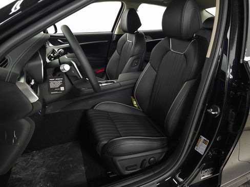 New 2026 Genesis G70 2.5T Prestige image 12