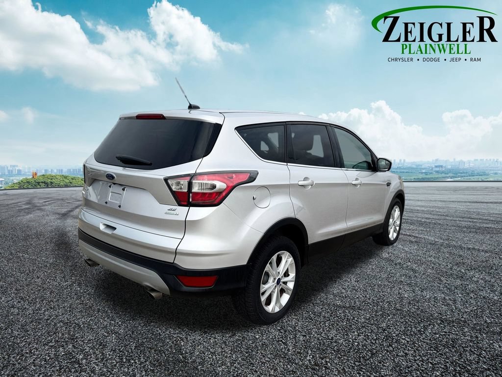 Used 2017 Ford Escape SE FWD image 6