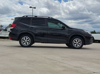 Used 2023 Subaru Forester Premium AWD/4WD video 4