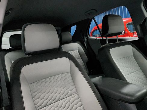 Used 2019 Chevrolet Equinox LS image 12