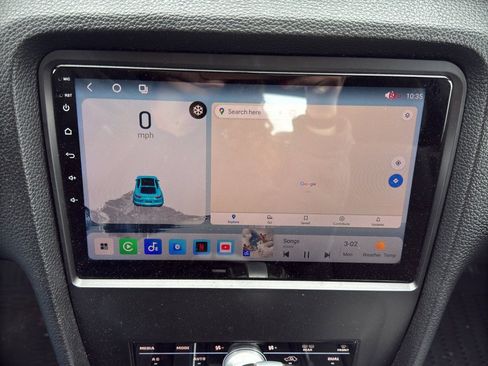 Used 2013 Ford Mustang Convertible image 12